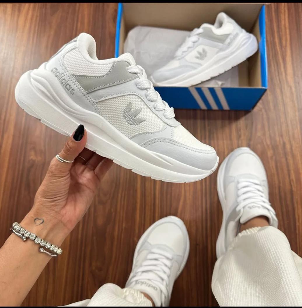 Addias Triple White